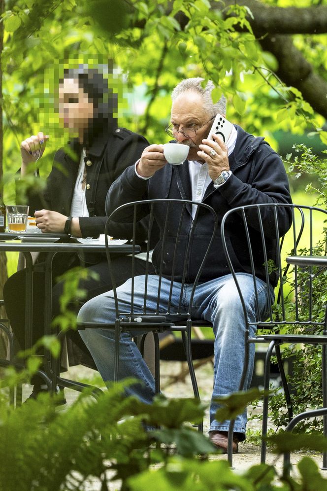 Marek Jakubiak. Pies pomaga mu w kampanii