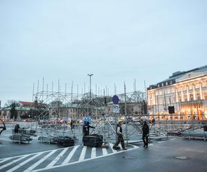 Finał WOŚP 2023. Budowa sceny w Warszawie