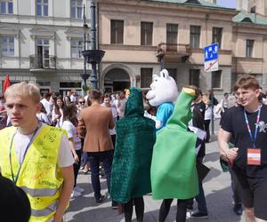 Pochód Juwenaliowy Łódzkich Uczelni. Studenci przejęli Łódź! [ZDJĘCIA]