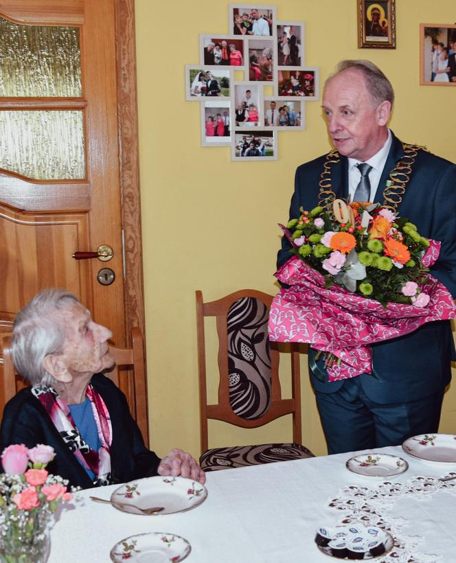 Ma 19 wnucząt i 35 prawnucząt! Pani Zofia skończyła właśnie 100 lat i czerpie z życia garściami