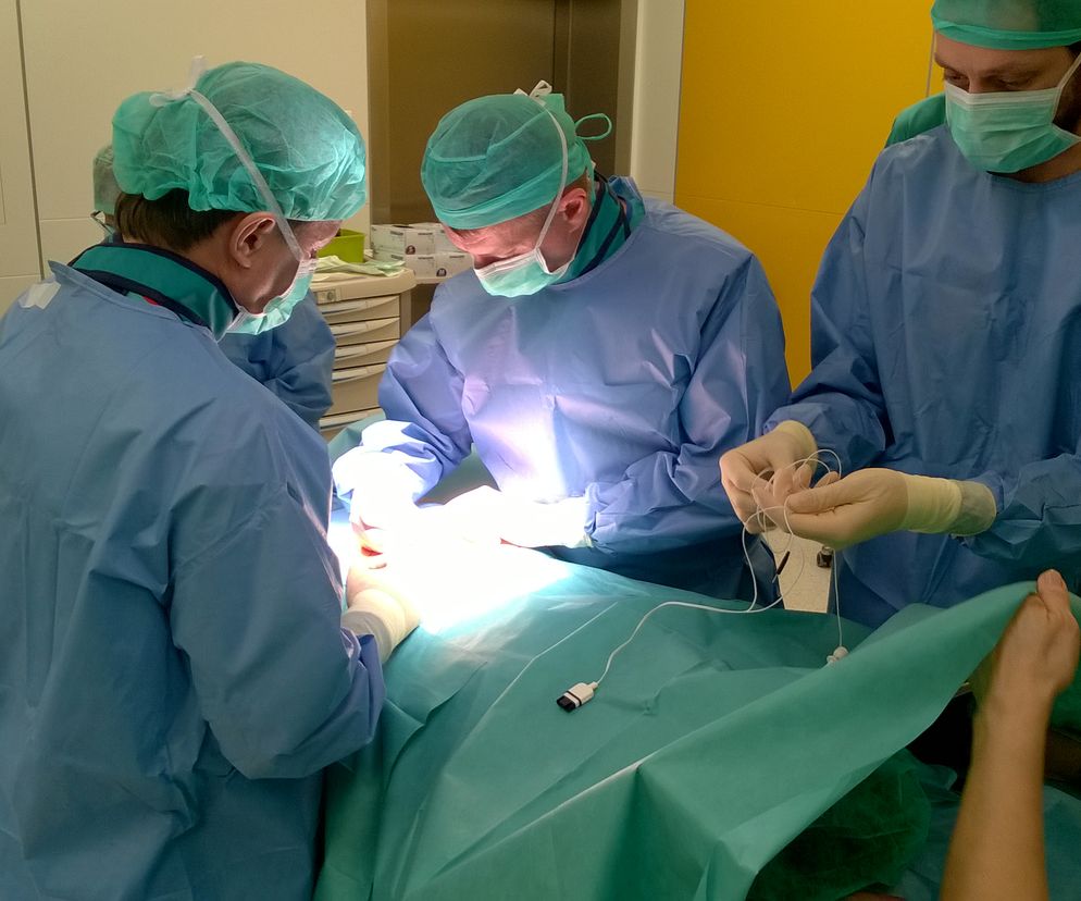 Neurosymulator nerwów krzyżowych w leczeniu nietrzymania stolca