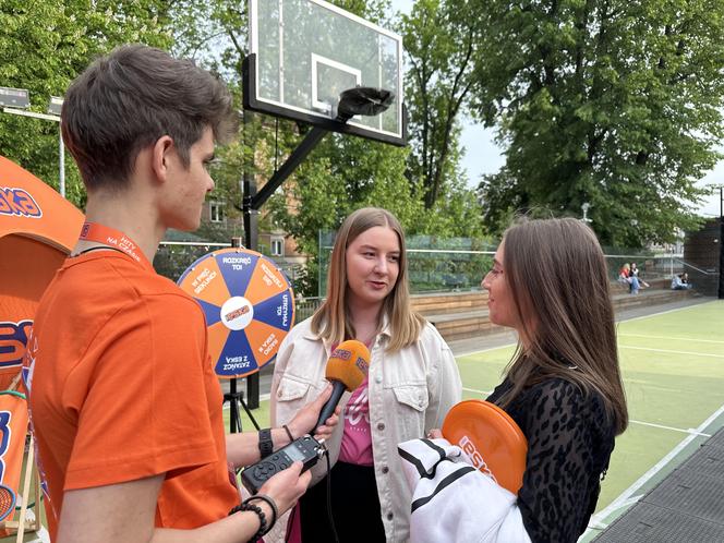 Juwenalia UEK 2024. Strefa Radia ESKA. Tłumy studentów na Koncercie Głównym