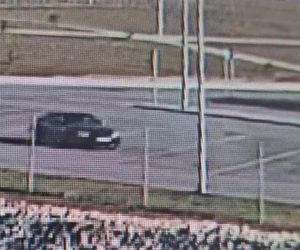 Szalony drift na parkingu w Piasecznie! Myślicie, że to wszystko? Kierowca nie miał prawa jazdy od roku!