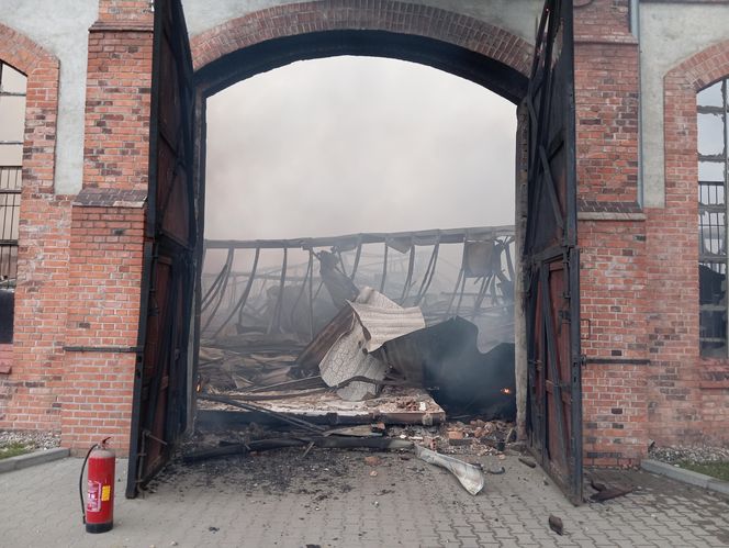 Pożar ZNTK Przeróbka ul. Siennicka, Gdańsk. Spłonęła zabytkowa hala