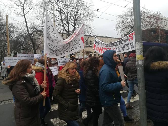 Pracownicy sądów protestują we Wrocławiu