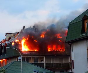 Pożar bloku w Ząbkach. Przerażające zdjęcia z miejsca tragedii