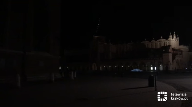 Kraków spowity w ciemnościach. Wyłączono oświetlenie uliczne