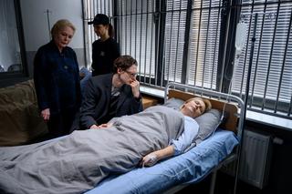 Na Wspólnej odcinek 2903, Maks (Adam Fidusiewicz), Ilona (Anna Samusionek), Agnieszka (Katarzyna Walter)