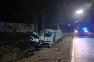 Powiat Łosicki: nietrzeźwy kierowca bez uprawnień doprowadził do czołowego zderzenia z innym pojazdem