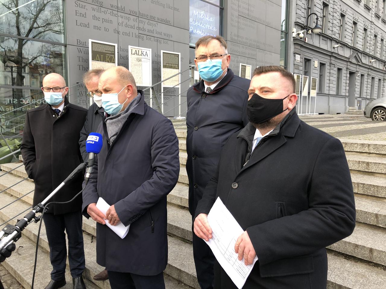 Opolscy samorządowcy boją się o zaplanowane inwestycje i apelują do rządu