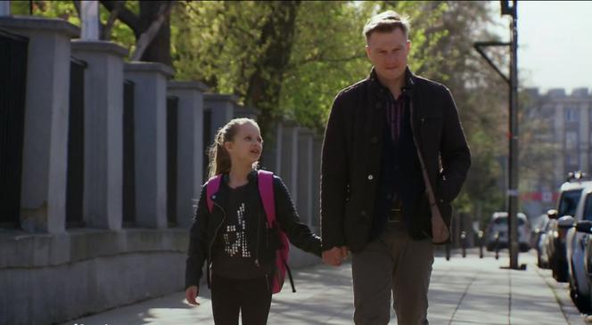 Na Wspólnej, odc. 2911. Igor (Jakub Wesołowski), Julka (Maja Oświecińska)