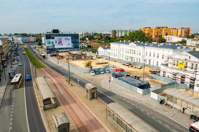 Plac przed dworcem PKP w Sosnowcu