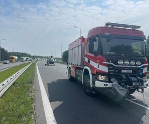 Tragiczny wypadek na S1 w Mierzęcicach. Samochód wjechał w wóz strażacki