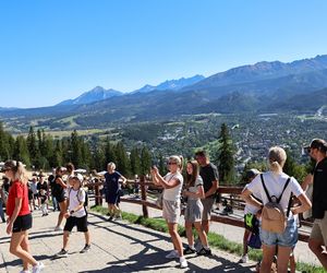 Zakorkowane szlaki, godziny czekania i utraty nerwów. Trudny ostatni weekend lata w Tatrach [GALERIA]