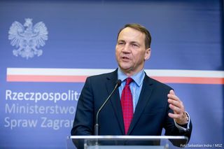 Sikorski: Chiny mogą wymusić na Rosji zakończenie wojny