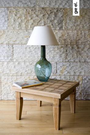 Lampa stołowa w salonie