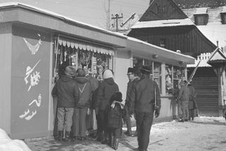 Tak w PRL wyglądały ferie zimowe w Zakopanem. Klimatyczne zdjęcia zabiorą Was w podróż w czasie