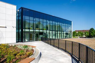 Farby KABE. Tynki silikonowe ARMASIL T w systemach ociepleń KABE THERM – najlepsza ochrona elewacji