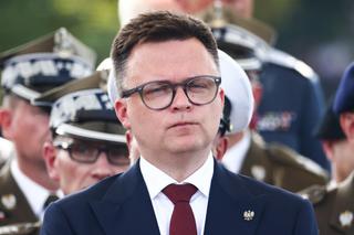 Wydało się, co robił Szymon Hołownia w środku nocy w drodze do domu! W samolocie utknął razem z córką