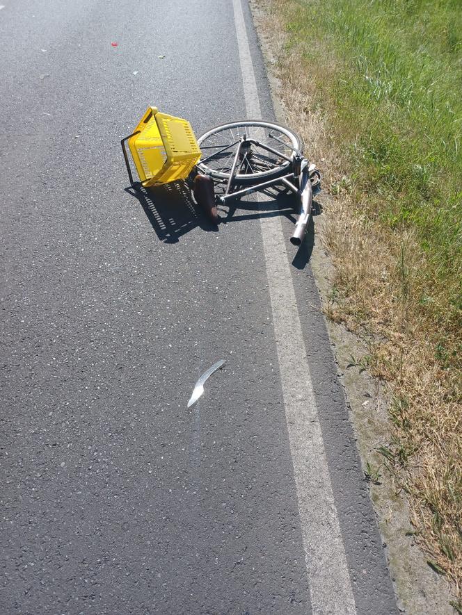 Tragedia na drodze koło Leszna. Samochód uderzył w rowerzystę