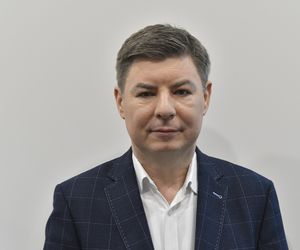 Szef KPRM wywołał burzę w sieci! Poszło o Sterczewskiego