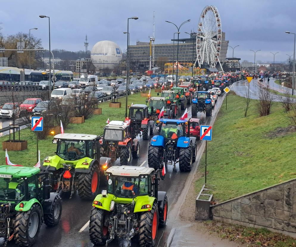 Strajk rolników w Małopolsce 20 marca. Które drogi w Krakowie będą zablokowane? Przez miasto przejedzie nawet 2000 maszyn rolniczych [MAPA]