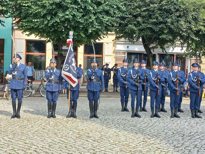 Trwają obchody Święta Policji w Lesznie. Świętują policjanci i policjantki