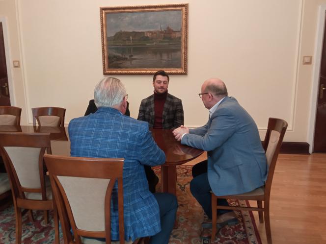 Mateusz Rudyk z wizytą u prezydenta Grudziądza