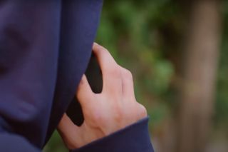 Okazuje się, że Alper żyje i dalej spiskuje z Cavidan. Tymczasem Bahar porzuca Silę w potrzebie, a ta próbuje odebrać sobie życie.