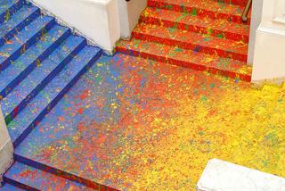 Zachęta: kolorowe schody