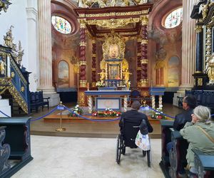 Pielgrzymka Osób z niepełnosprawnościami w Sanktuarium Matki Bożej Bolesnej w Skrzatuszu