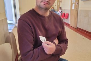 Lekarze zdiagnozowali u pana Przemysława rzadkie mutacje genetyczne. „Toczę nierówną walkę”