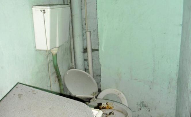 Zdewastowane mieszkania komunalne w Katowicach