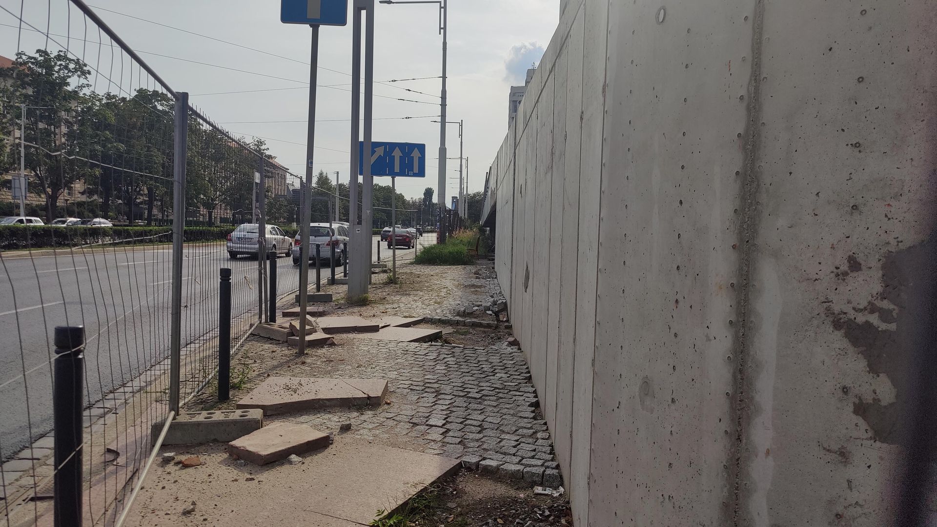Remont esplanady przy Sedesowcach we Wrocławiu