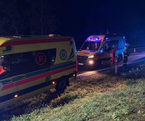 Straszliwe dachowanie na DK 10! W środku pojazdu były dzieci