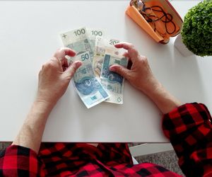 Czternastka z ZUS nie dla wszystkich. Tym emerytom zakład nie przeleje pieniędzy 