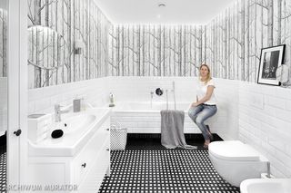 Tapety i fototapety do łazienki: aranżacje. 16 inspiracji w galerii zdjęć
