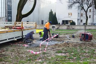 Usunięcie pomnika ks. Idziego Radziszewskiego ze skweru im. abp. J. Życińskiego
