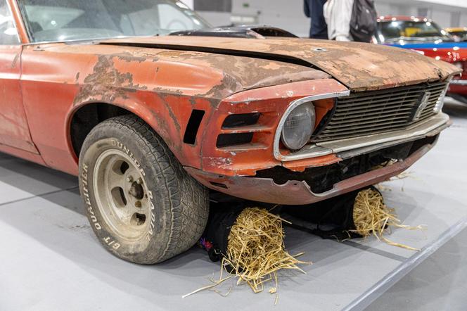  Czerwone ferrari warte 2,5 miliona euro w Poznaniu.