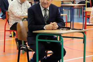 Nikt nie chciał mu pomóc, ale on się nie przejmuje. 86-letni pan Józef po raz kolejny przystępuje do matury