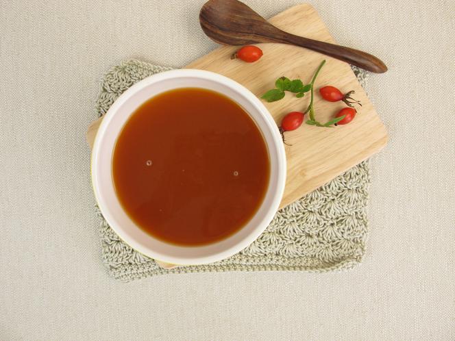 Aromatyczna zupa krem z dzikiej róży
