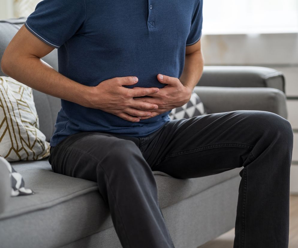 mężczyzna cierpiący na WZW B