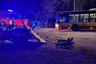 Śmiertelny wypadek z udziałem autobusu i samochodu osobowego przy ulicy Płochocińskiej