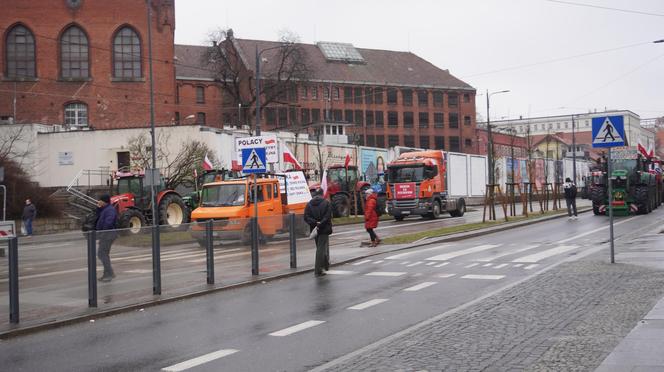 Protest rolników w Olsztynie 21 lutego. Co dzieje się w centrum?