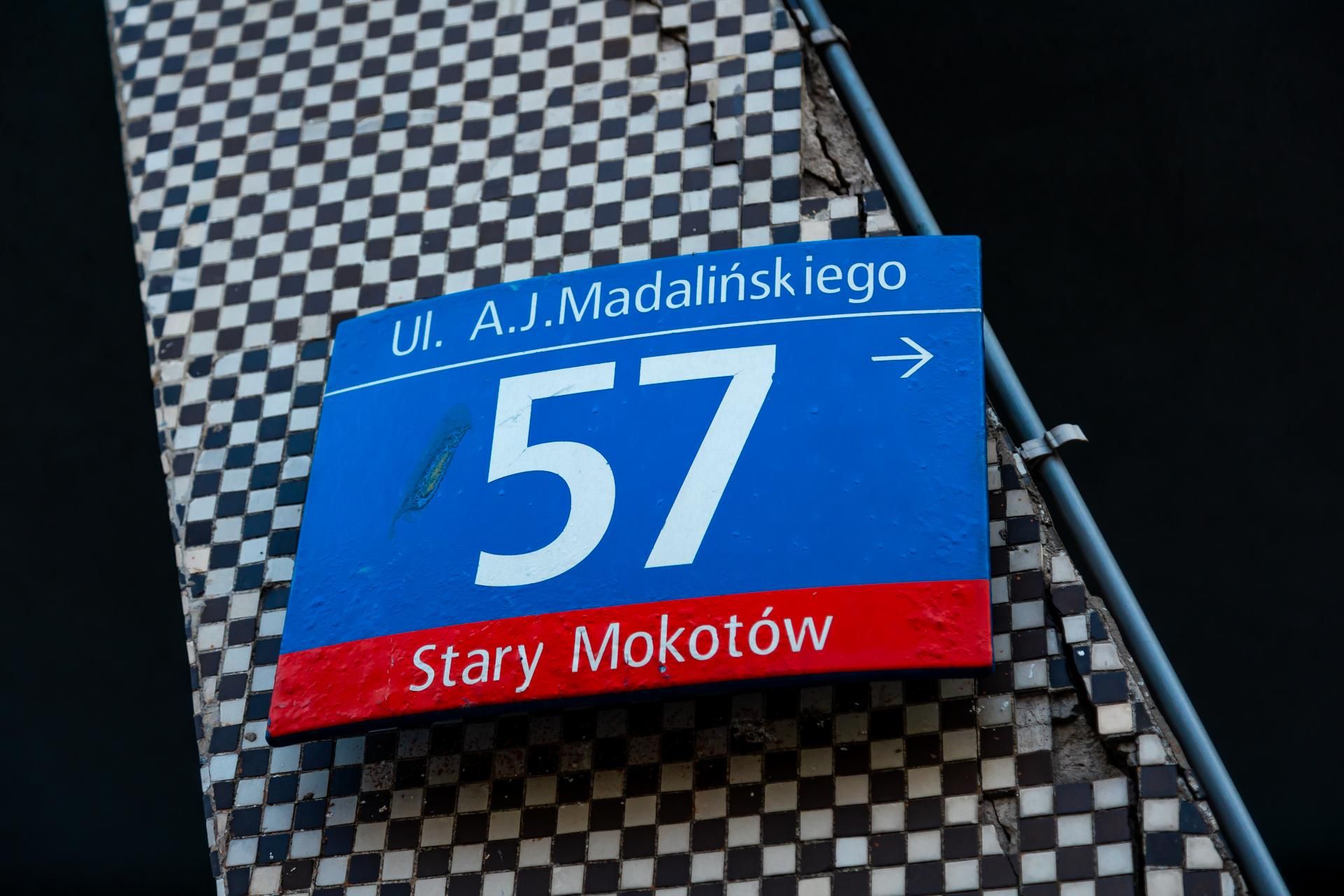 Blok na Madalińskiego 57 w Warszawie