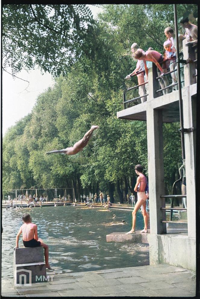 Basen odkryty w Tychach. Archiwalne zdjęcia w kolorze