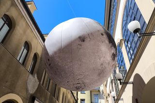 Tarnów ma swój Księżyc! Niezwykła instalacja pojawiła się w Pasażu Tertila