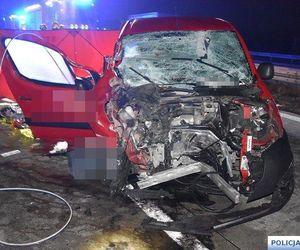 Śmiertelny wypadek na autostradzie A4. Auto wbiło się w naczepę tira, nie żyje 81-latek 