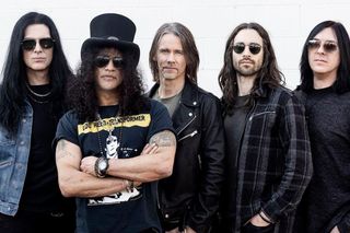 Slash kończy prace nad nowym albumem. Gitarzysta ujawnił, kiedy możemy się go spodziewać