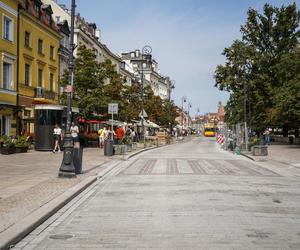 Remont Krakowskiego Przedmieścia. Dyrektor ZDM przegrał zakład! Poszło o termin zakończenia prac